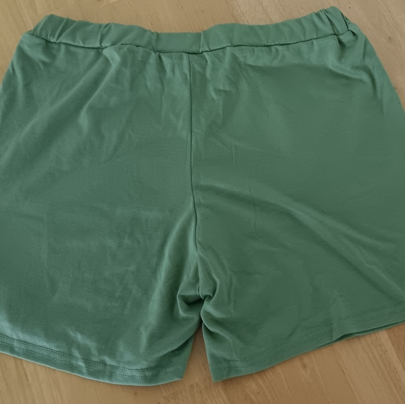 Crop Top Short Set - Picture 5 of 6